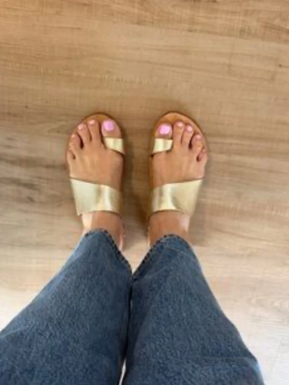 BANANA REPUBLIC Gold Toe Ring  Leather Slide Sandals. NWOT SZ:9
